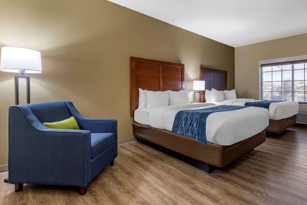 Четырёхместный номер Standard Comfort Inn & Suites High Point - Archdale