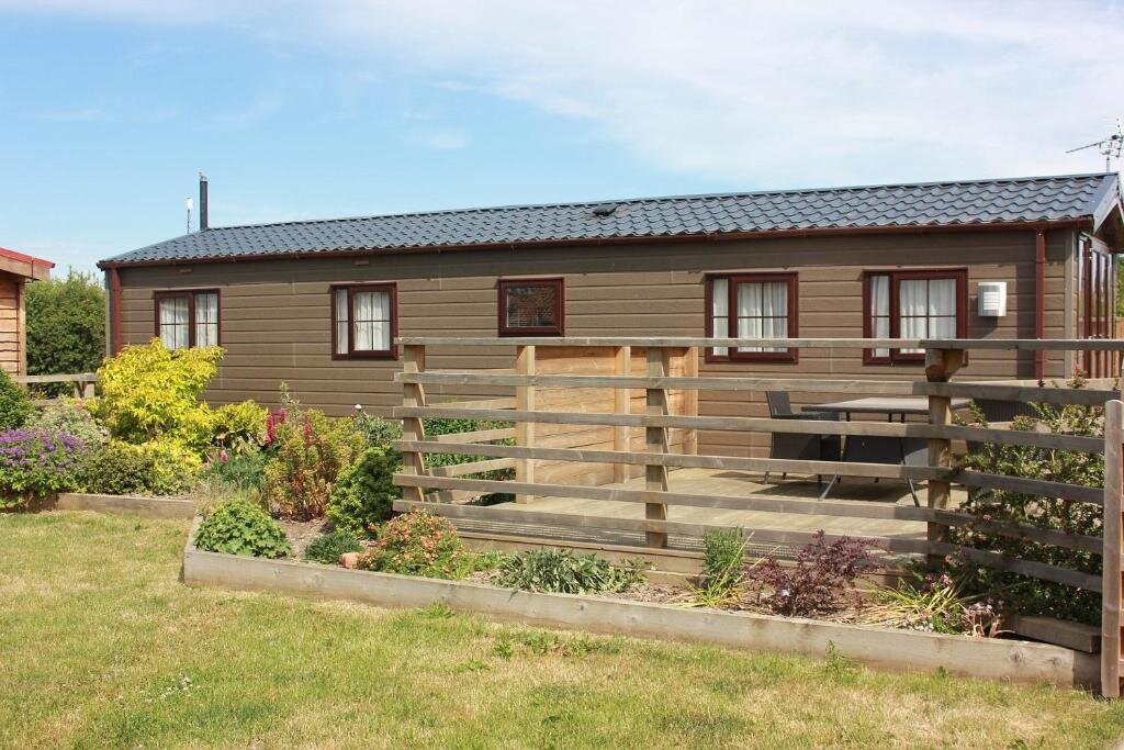 2 Bedrooms Chalet Barker Stakes Farm