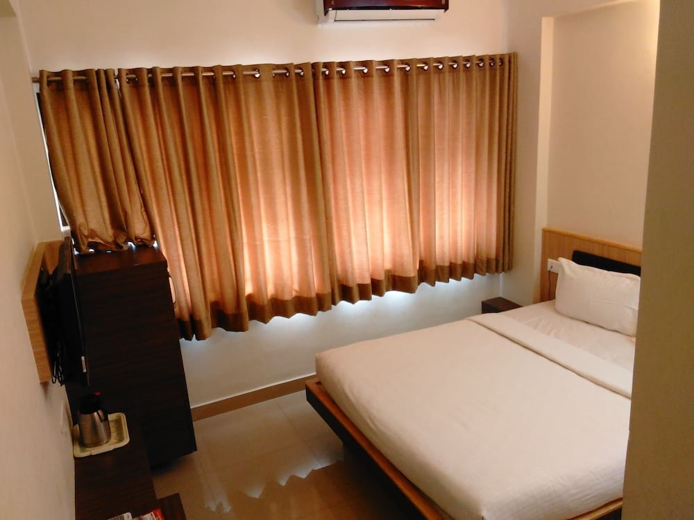 Superior Suite Hotel Sivaranjani