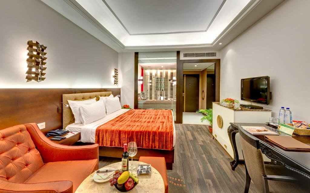 Двухместный номер Premium The Colony Hotel Hindusthan International, Kolkata