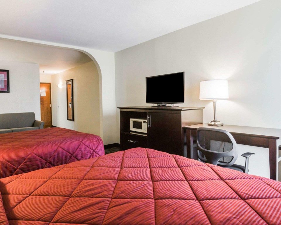 Suite Quality Inn & Suites near Coliseum and Hwy 231 North