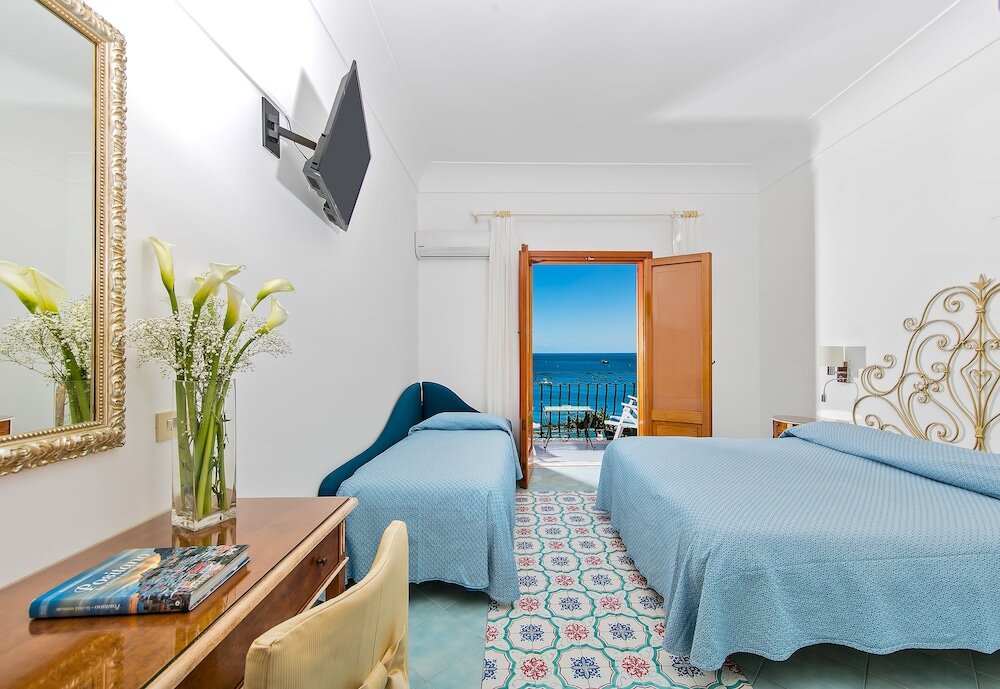 Standard Triple room with balcony and with sea view Hotel Pupetto