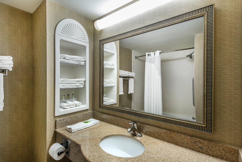 Standard Vierer Zimmer Holiday Inn Express Hotel & Suites Seabrook, an IHG Hotel