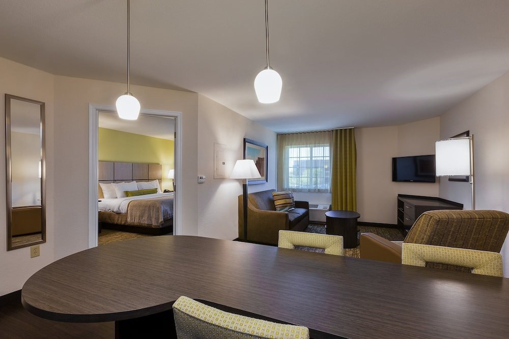 1 Bedroom Suite Candlewood Suites Tucson, an IHG Hotel