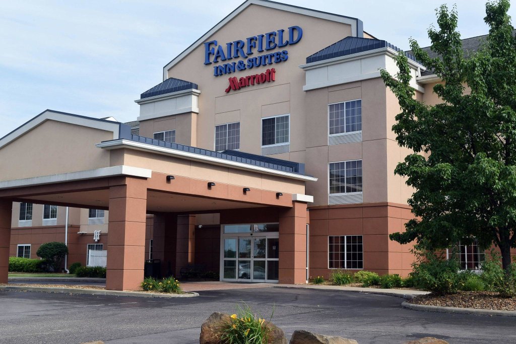 Standard Zimmer Fairfield Inn and Suites by Marriott Youngstown Austintown