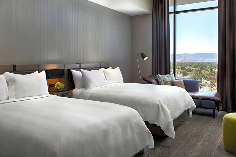 Deluxe quadruple chambre Renaissance Reno Downtown Hotel & Spa