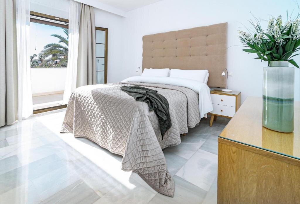 Апартаменты с 3 комнатами Aldea Blanca Marbella by Roomservices