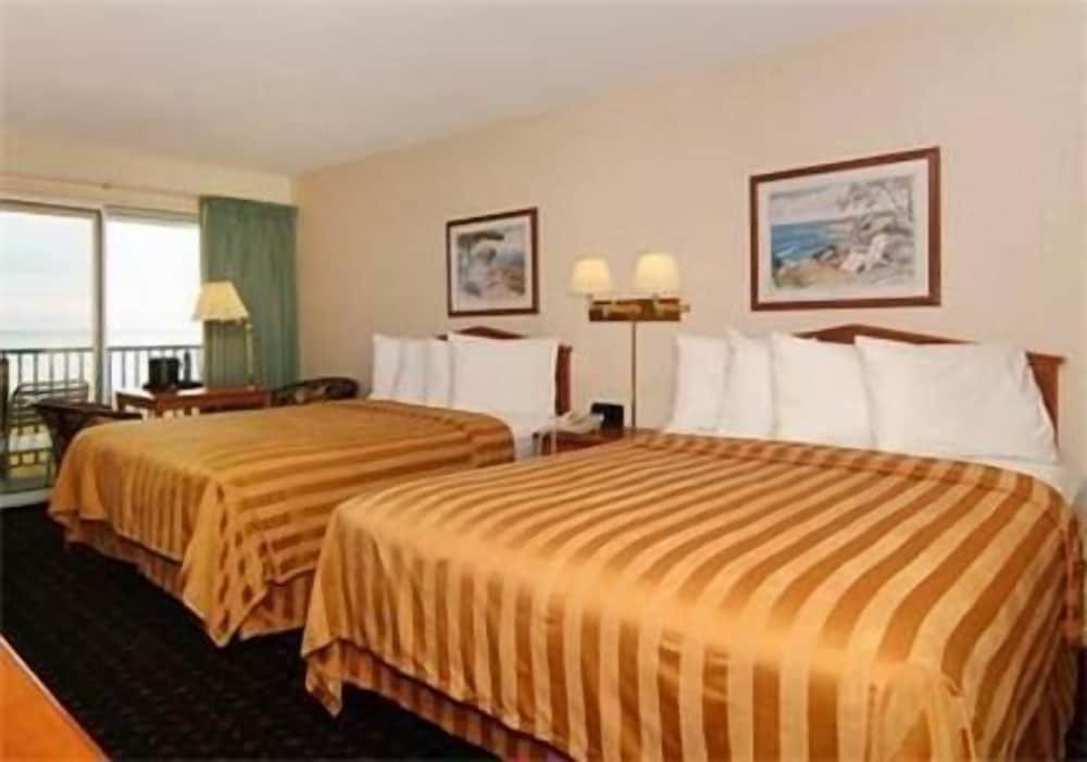 Deluxe room Quality Inn & Suites Beachfront