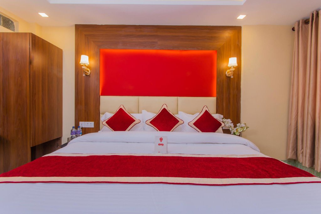 Двухместный номер Deluxe OYO 160 Hotel Shraddha Palace