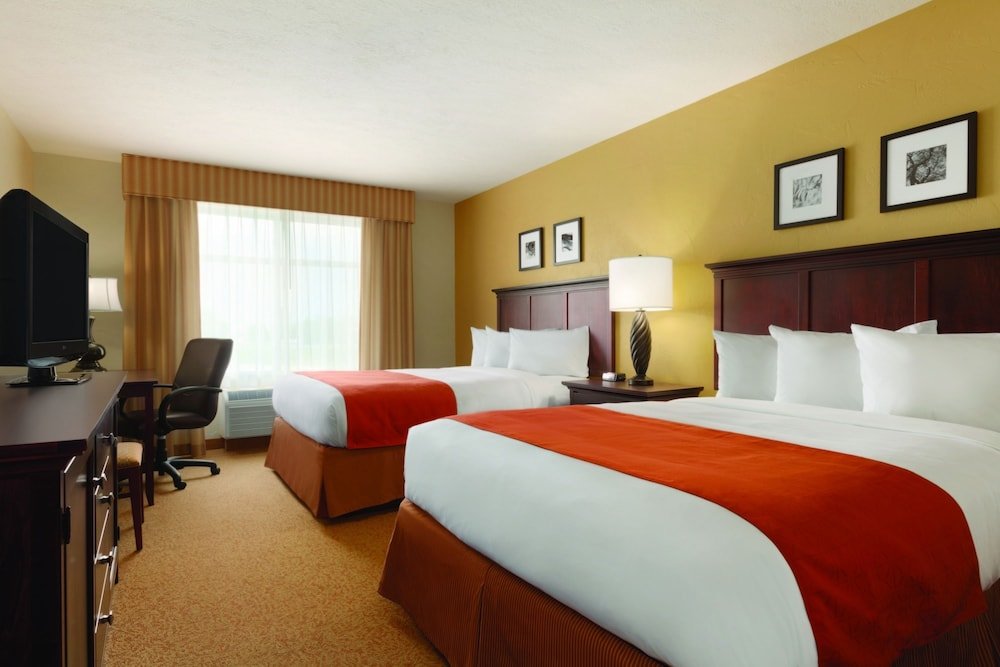 Четырёхместный номер Standard Country Inn & Suites by Radisson, Amarillo I-40 West, TX