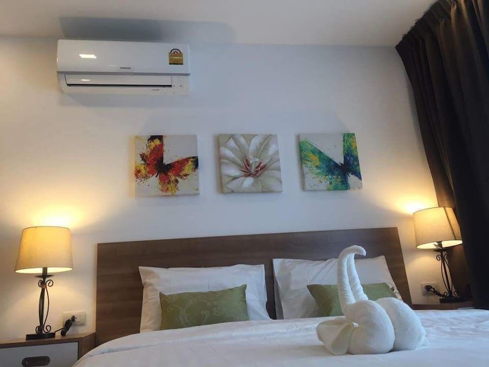 1 Bedroom Standard room with balcony Modern Condo Nai Harn Beach