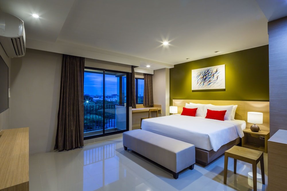 Двухместный номер Deluxe с балконом Livotel Hotel Kaset Nawamin Bangkok