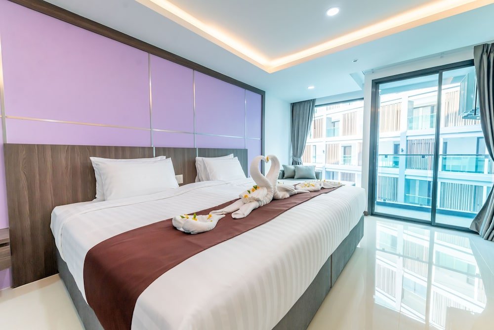 Номер Luxury The Proud Hotel Pattaya - SHA Certified