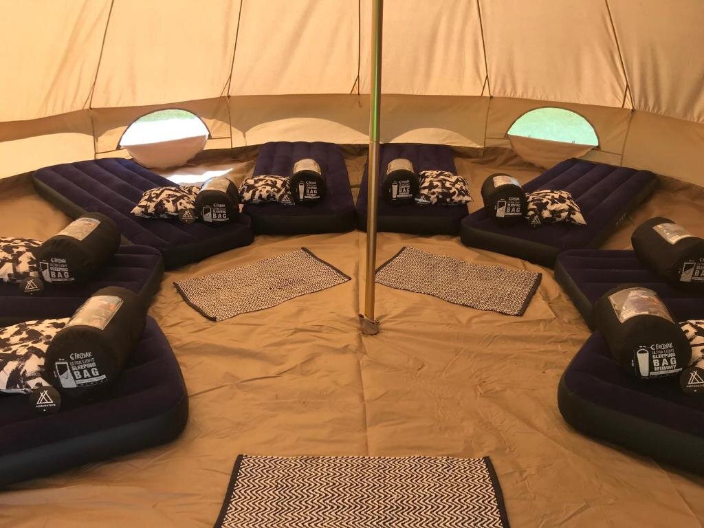 Кровать в общем номере Festanation Oktoberfest Camp #1
