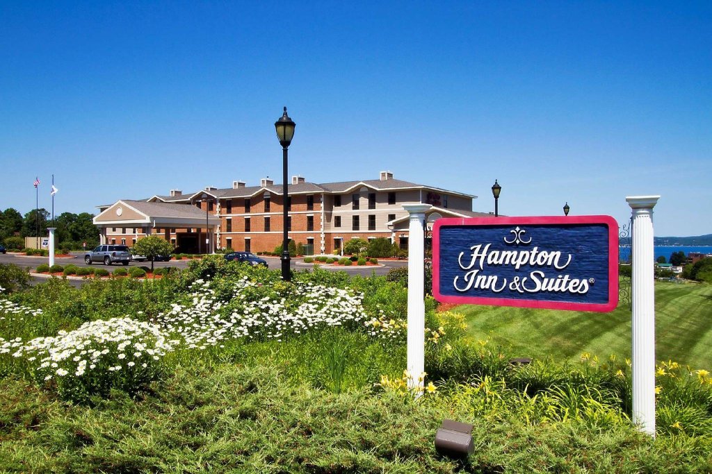 Двухместный люкс Hampton Inn & Suites Petoskey