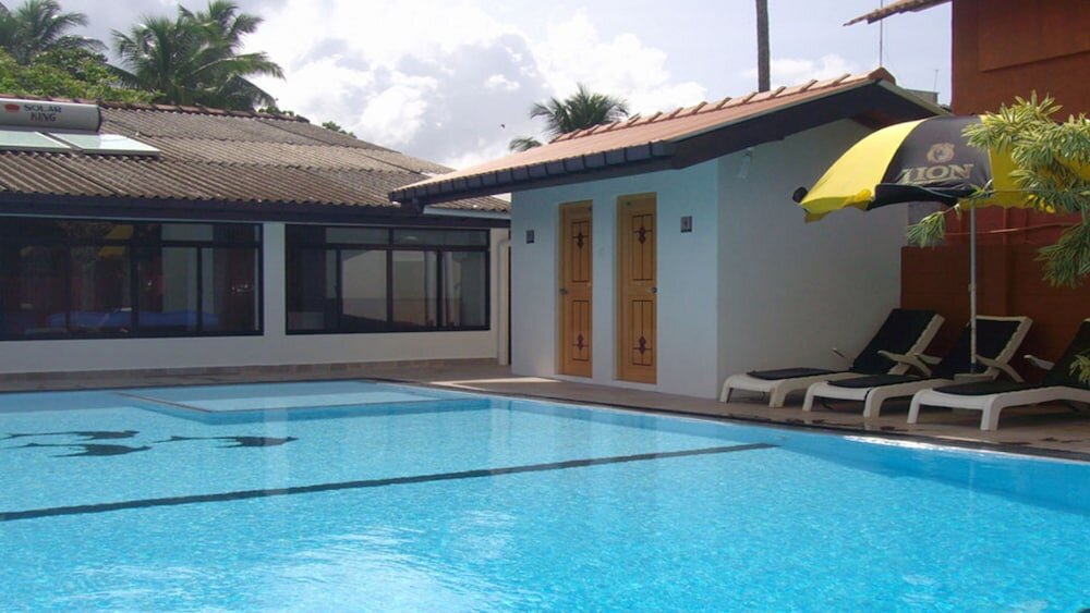 2 Bedrooms Villa with balcony and with lake view Ranga Holiday Resort