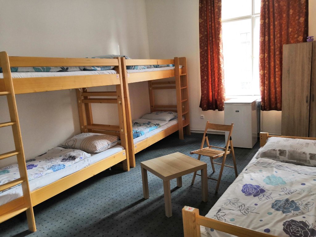 Кровать в общем номере Hostel Opletalova