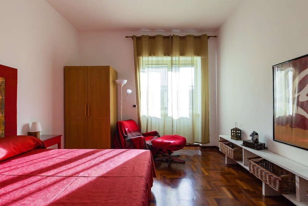Appartamento Large Apartment in the Heart of Chiaia