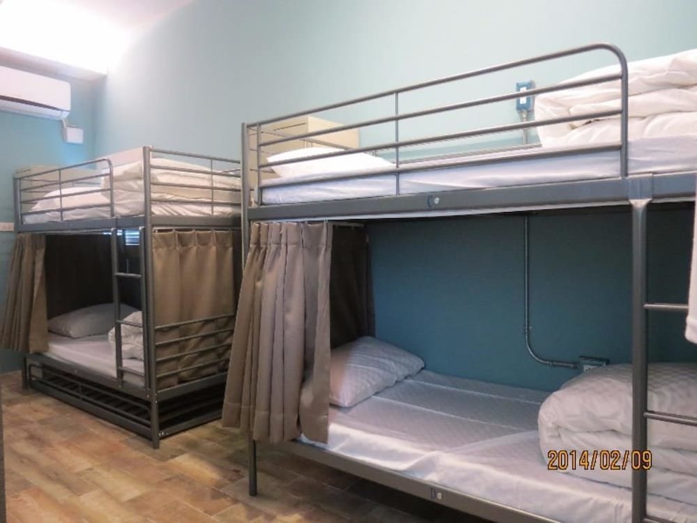 Bed in Dorm (female dorm) Route 66 Backpacker Inn