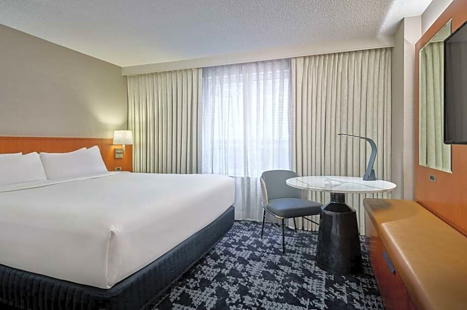Двухместный люкс Modern с 2 комнатами Embassy Suites by Hilton Washington DC Convention Center