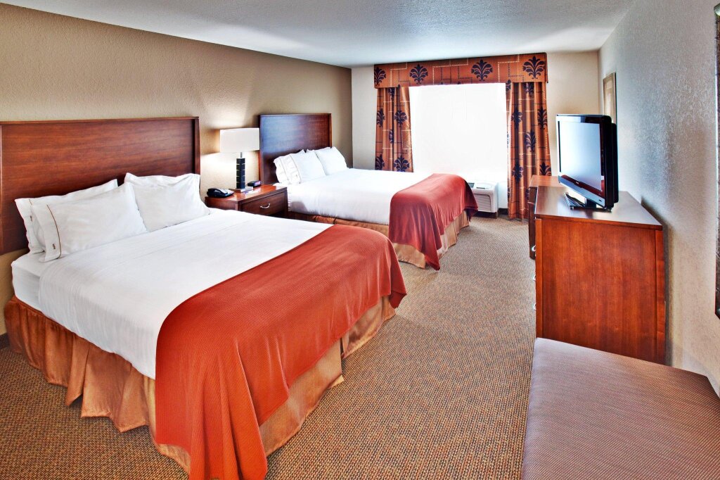 Двухместный номер Standard Holiday Inn Express Hotel & Suites - Dubuque West, an IHG Hotel