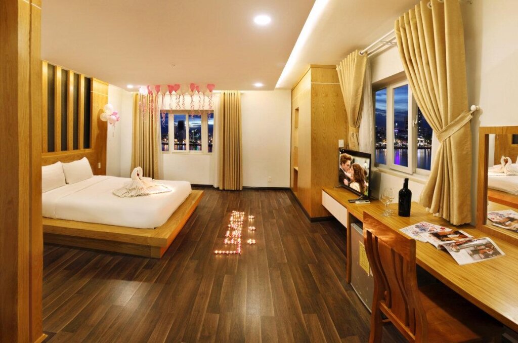 Suite Legacy Riverside Danang Hotel