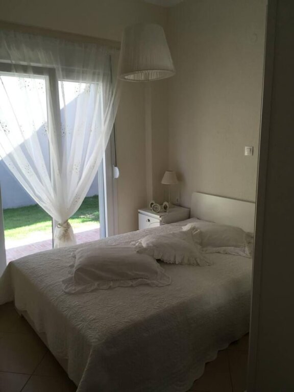 Vierer Apartment mit Balkon Inviting 2-bed Apartment in Nikiti, Greece
