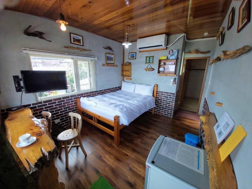 Standard Doppel Zimmer mit Balkon und mit Meerblick 九份山海灣民宿 I 近老街 l 海景檜木房