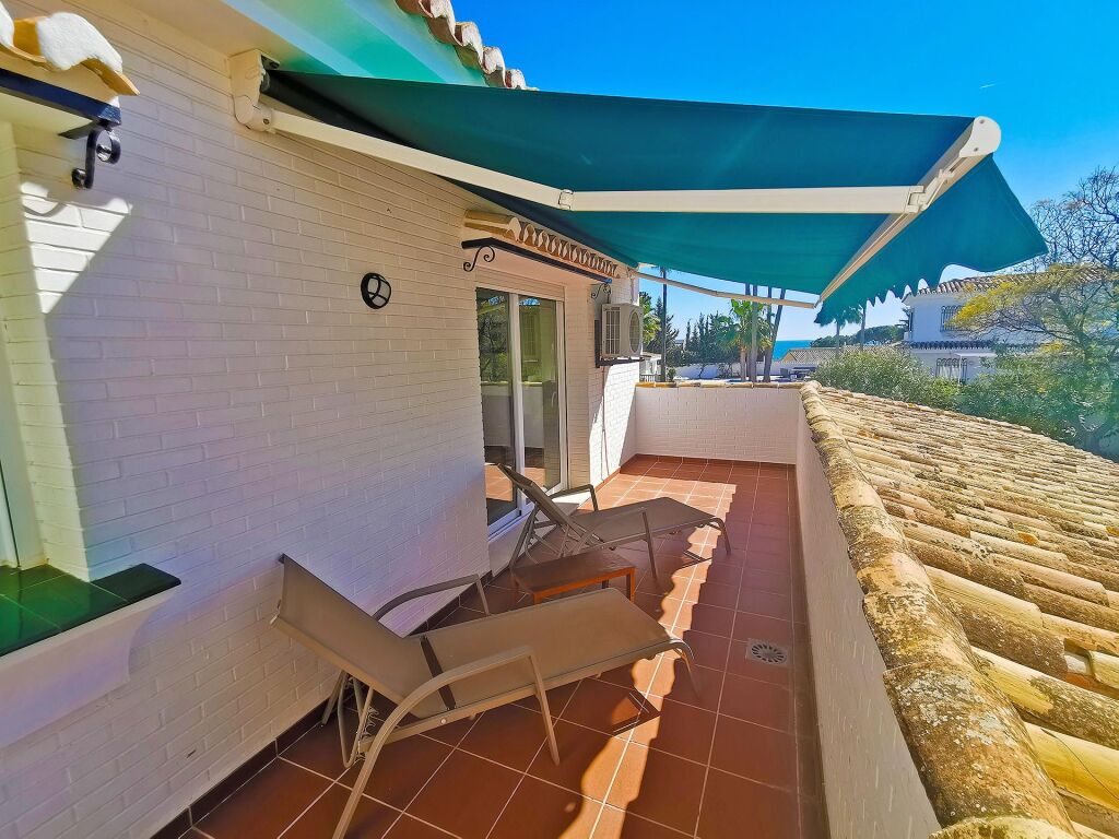 2 Bed Townhouse with garden patio overlooking La Cala Cove & Sea в Малага,  Коста-дель-Соль. Забронировать 2 Bed Townhouse with garden patio  overlooking La Cala Cove & Sea, Avenida de Rota, 29649