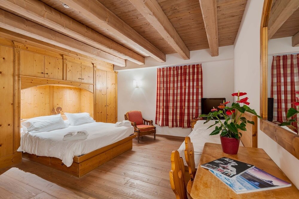 Deluxe triple chambre Vue montagne Royal Hotel Cortina