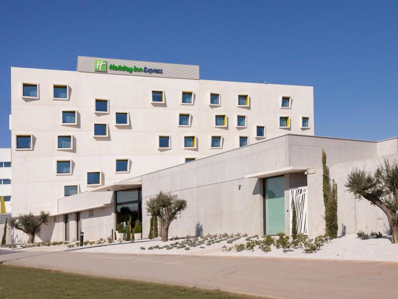 Четырёхместный люкс Holiday Inn Express Montpellier - Odysseum, an IHG Hotel
