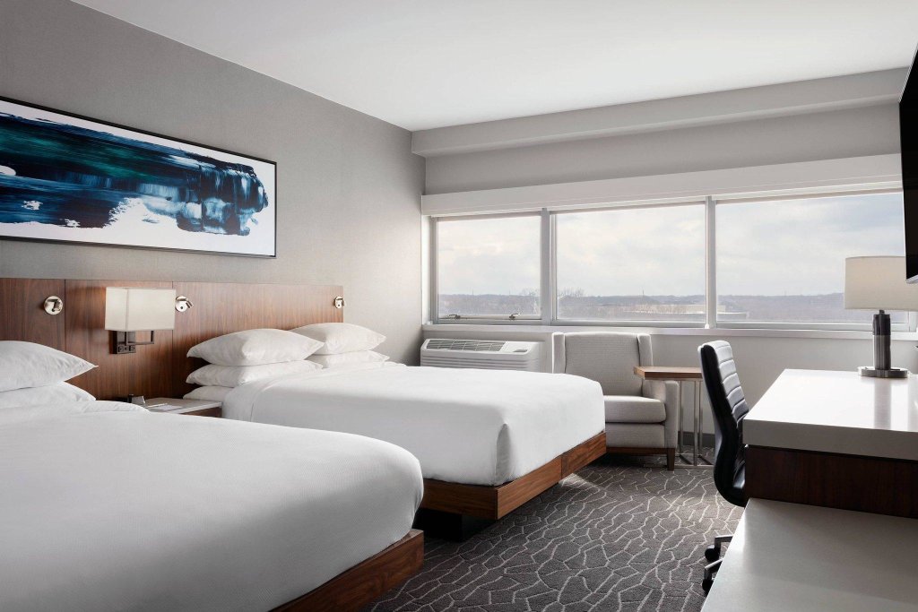Двухместный номер Standard Delta Hotels by Marriott Bristol