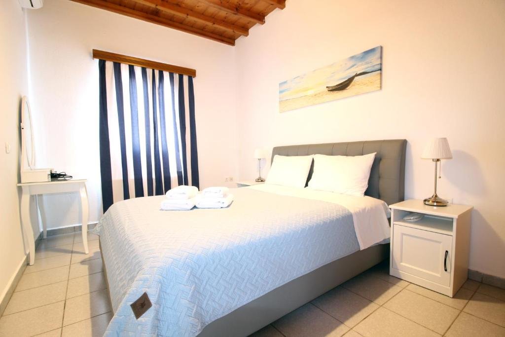2 Bedrooms Apartment with sea view Villa Oceania