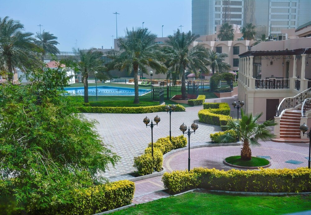 Номер Standard с видом на сад Crowne Plaza Bahrain, an IHG Hotel