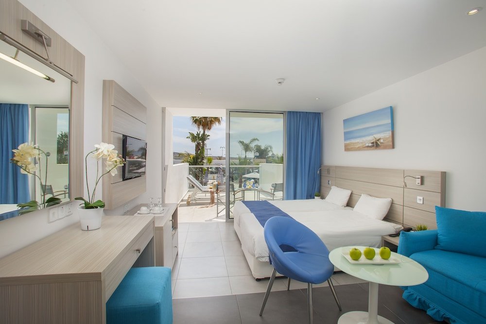 Номер Superior с балконом и с видом на море Limanaki Beach Hotel & Suites
