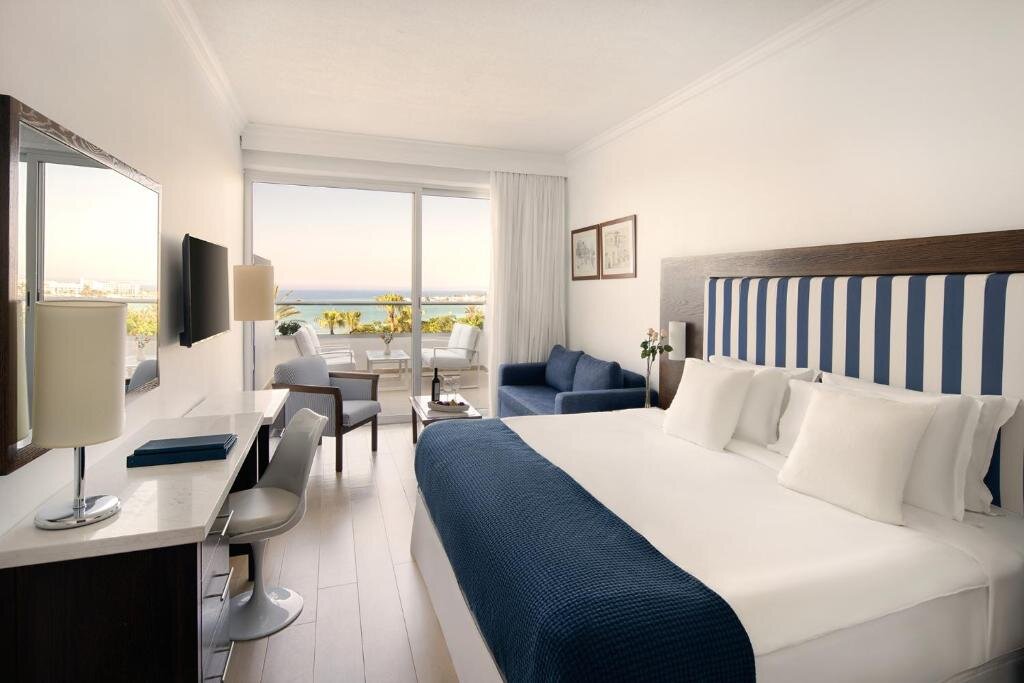 Habitación familiar Estándar con vista al mar Grecian Sands Hotel