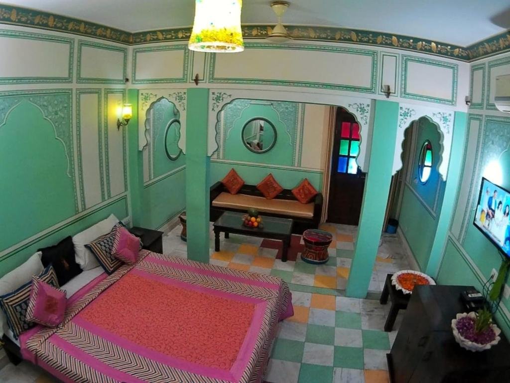 Suite Rani Mahal Hotel