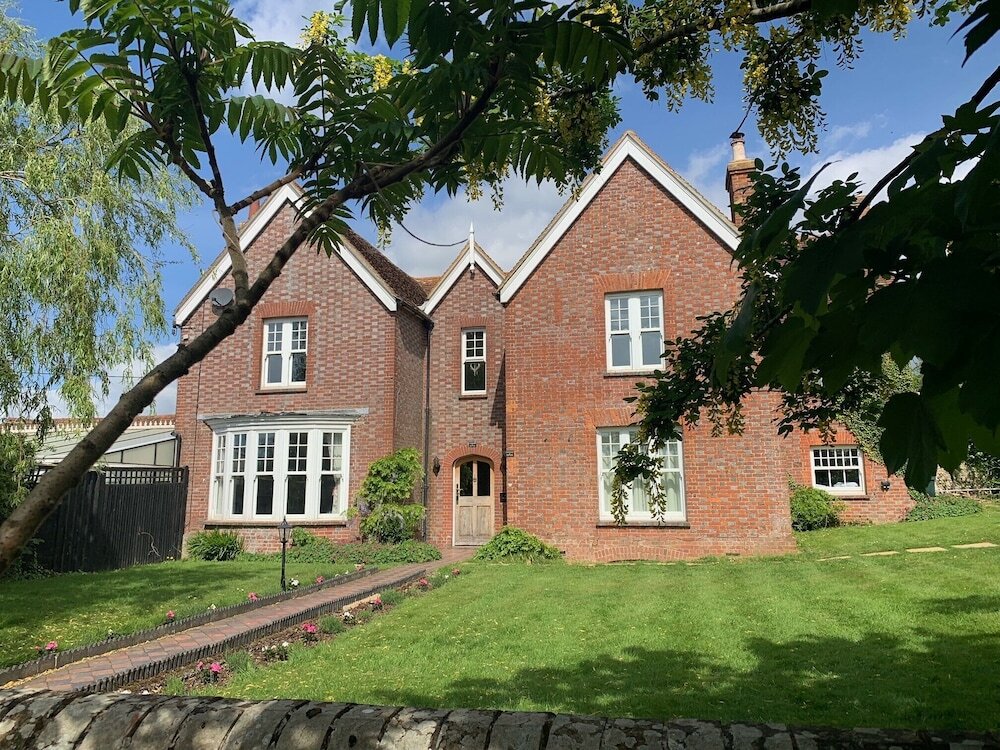 Cottage Stunning 6 bedroom Farmhouse in Hellingly
