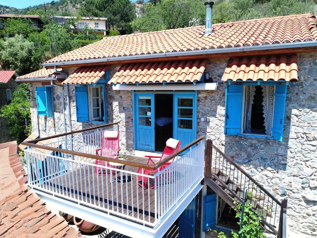Апартаменты с 3 комнатами Kalopanayiotis Cottage