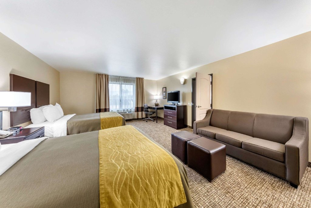 Двухместный люкс Comfort Inn and Suites Colton/San Bernardino