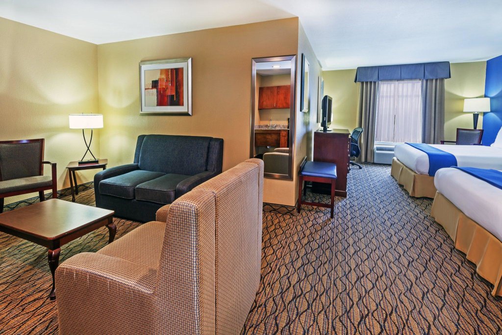 Люкс Holiday Inn Express Hotel & Suites Houston-Downtown Convention Center, an IHG Hotel
