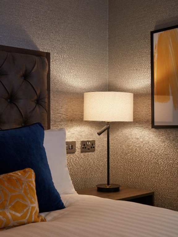 Standard Single room voco Edinburgh-Haymarket, an IHG Hotel