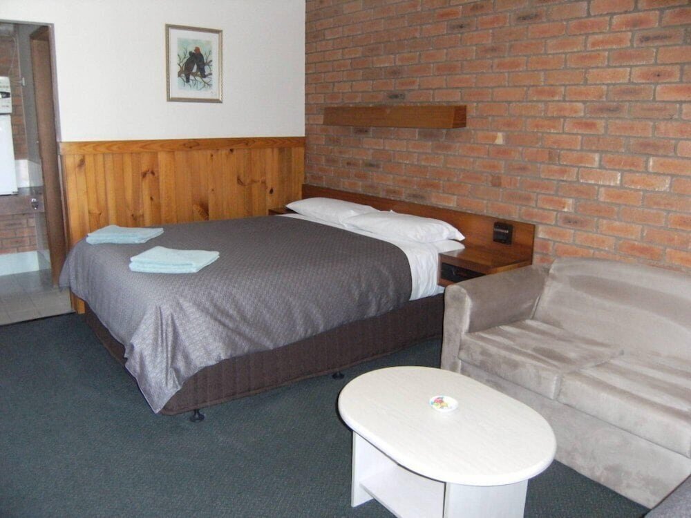 Classic room Regency Court Motel