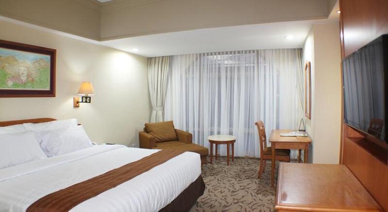 Двухместный номер Standard Hotel Horison Ultima Bekasi