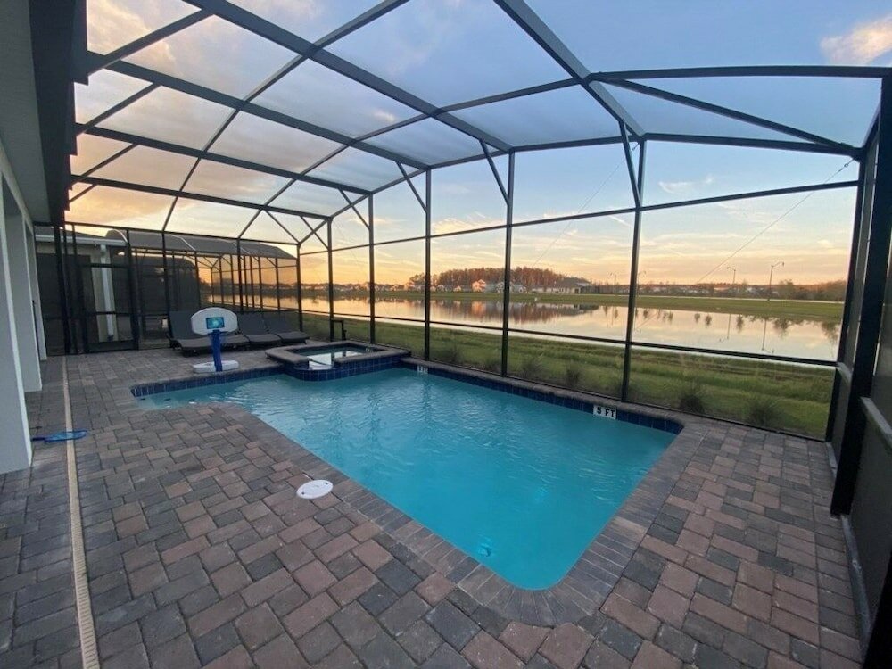 Cottage Storey Lake-6 Bedroom Pool Home - 1680str 6 Home by Redawning