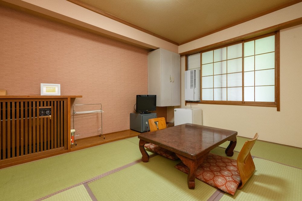 Standard room OYO Ryokan Seimeiso Shirakabako