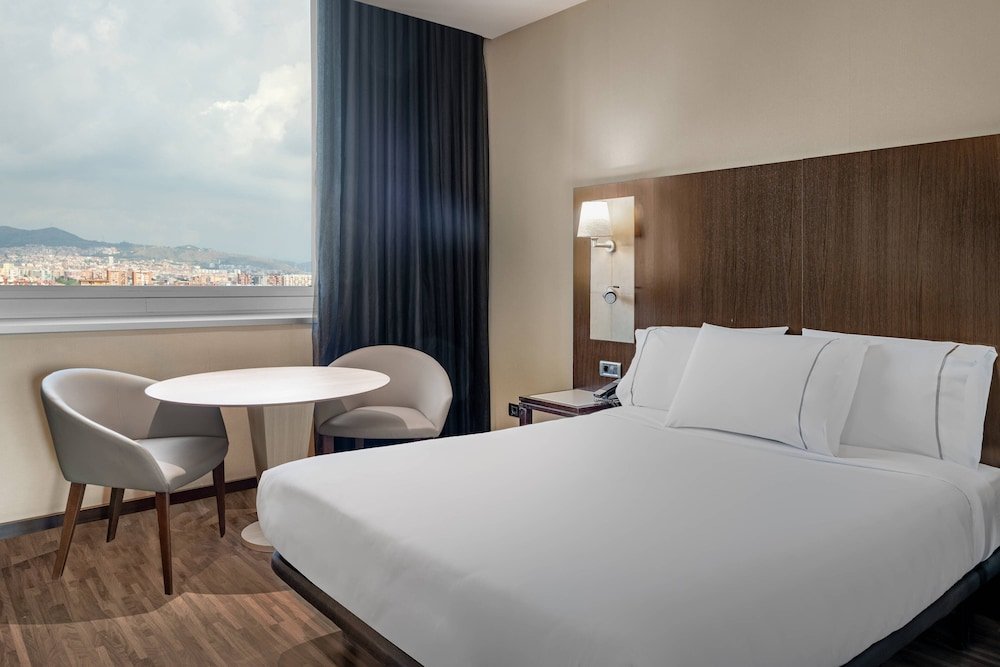 Superior Double guest room with city view AC Hotel Barcelona Fórum