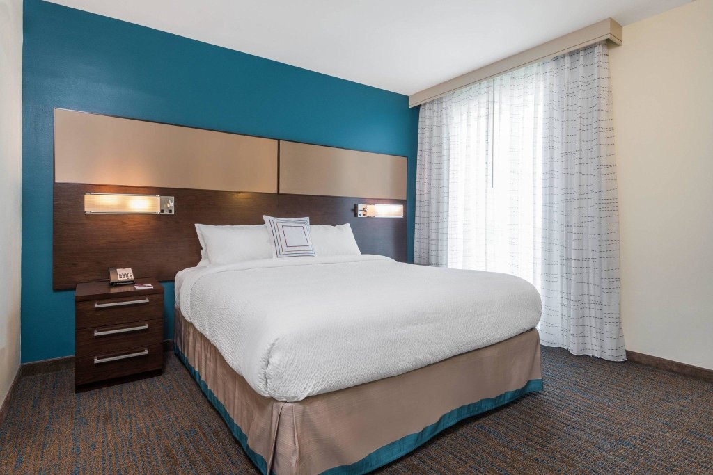 2 Bedrooms Suite Residence Inn by Marriott Charlotte City Center