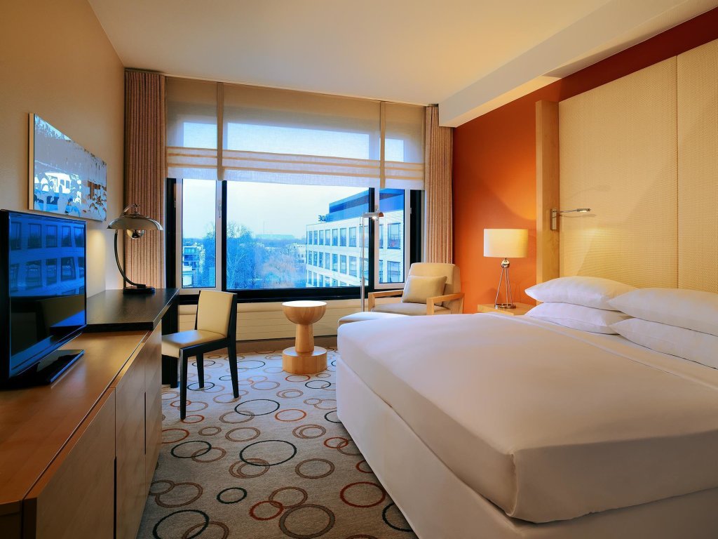 Sheraton Berlin Grand Hotel Esplanade (81 отзыв) в Митте, Берлин.  Забронировать Sheraton Berlin Grand Hotel Esplanade