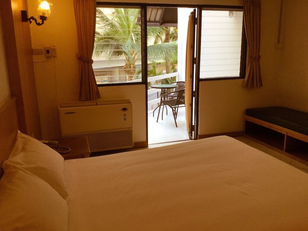 Deluxe Double room with balcony Pattaya At Nine